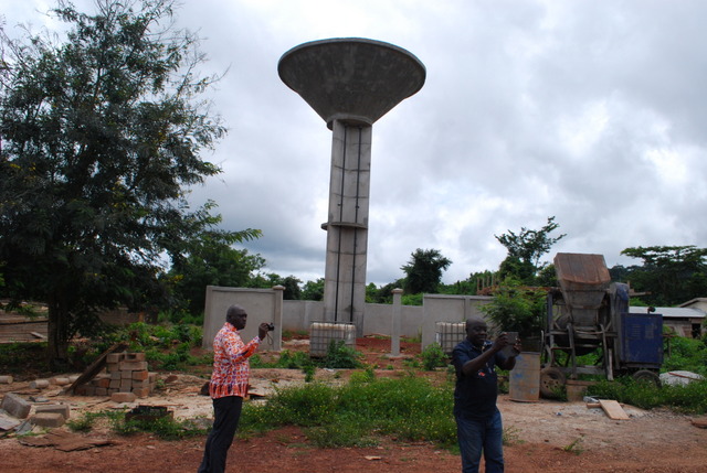 DINAOUDI - Château d'eau