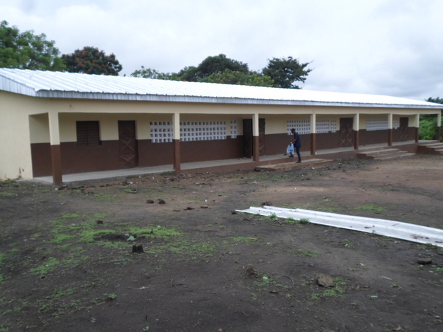 DINAOUDI SP Bondo - 3 Salles de classe + Bureau